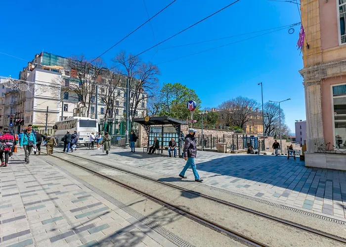 Charming & Bright Apartment In Taksim